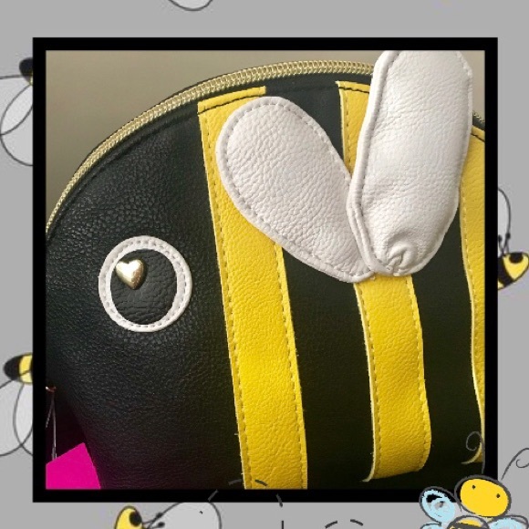 Betsey Johnson Bee Cosmetic Makeup Case - Picture 3 of 7